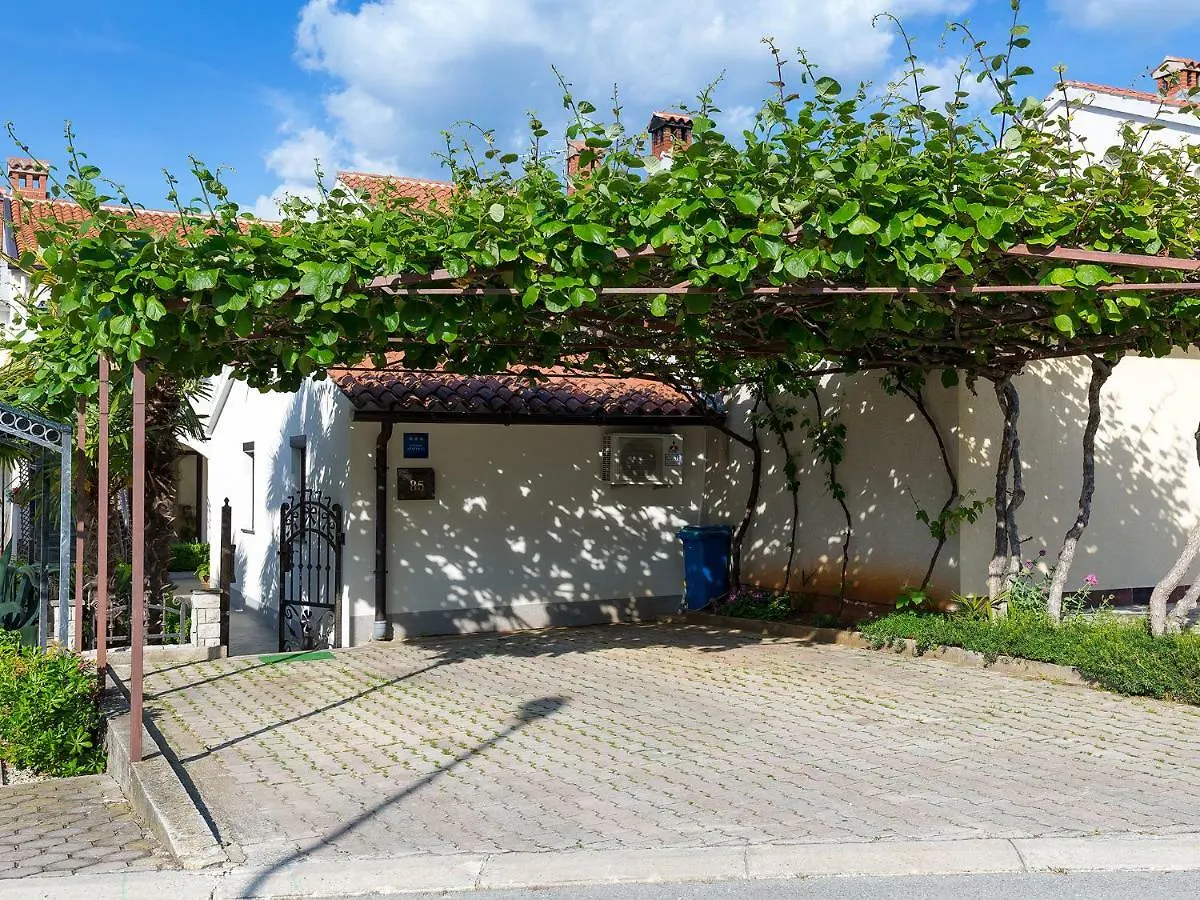 Cosy Studio Apartment Poreč 0*,